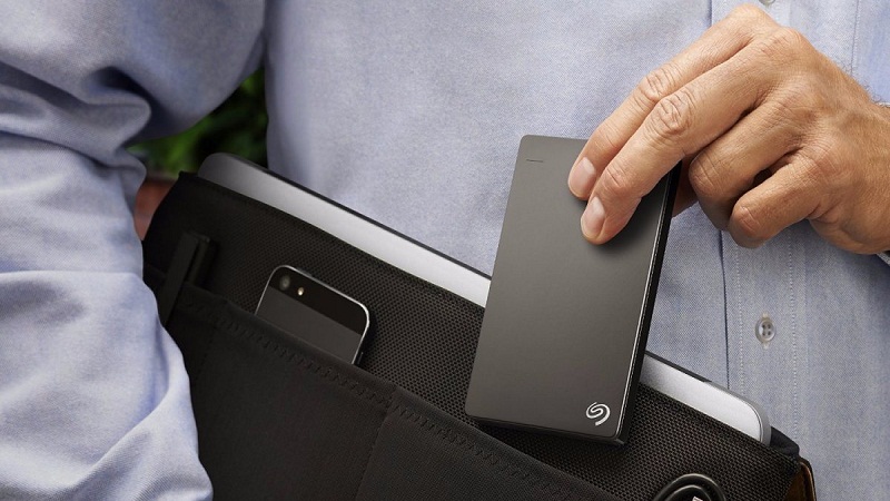 3 Accessories to Keep Your Laptop and Mobile Safe
